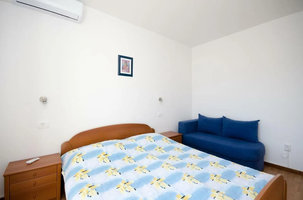 Pensión Rooms Lili Palit