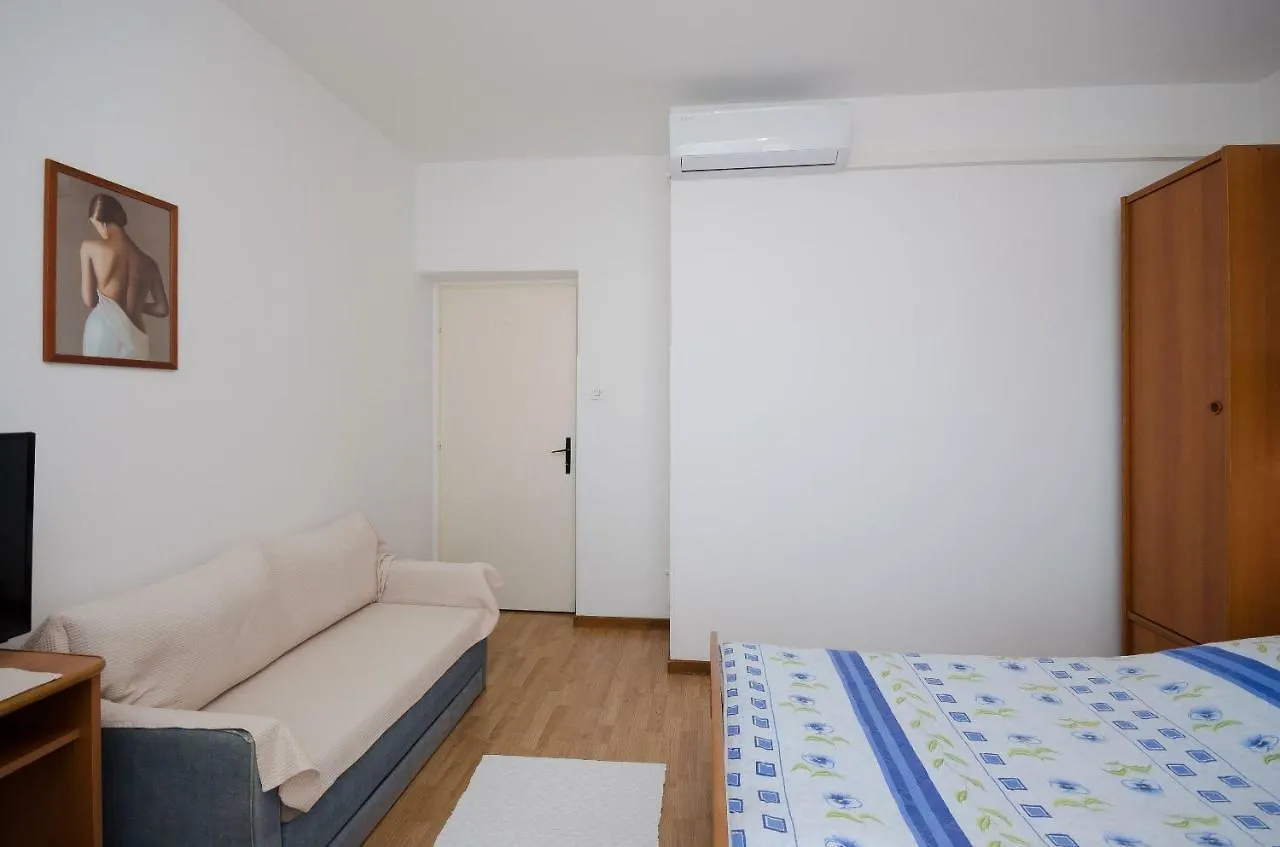 Rooms Lili Gostinjska kuća