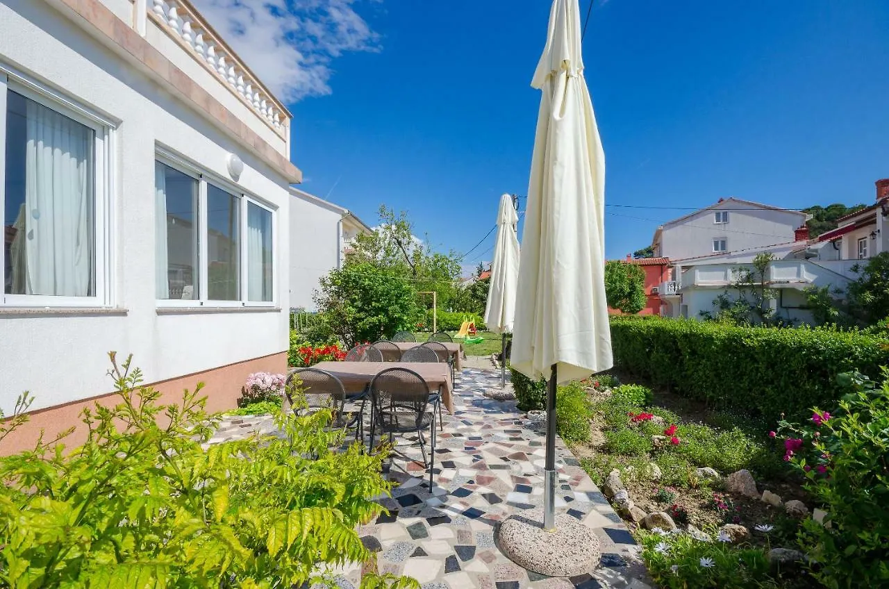 Rooms Lili 3*, Palit Croatia