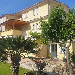 Gostinjska kuća And Markovski